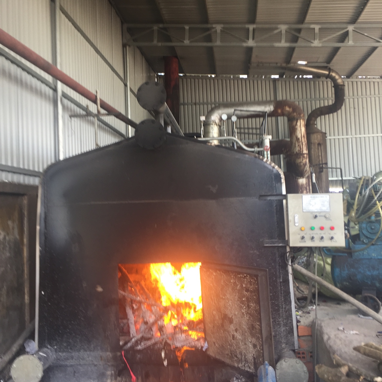 Nồi hơi công nghiệp sử dụng nguyên liệu củi